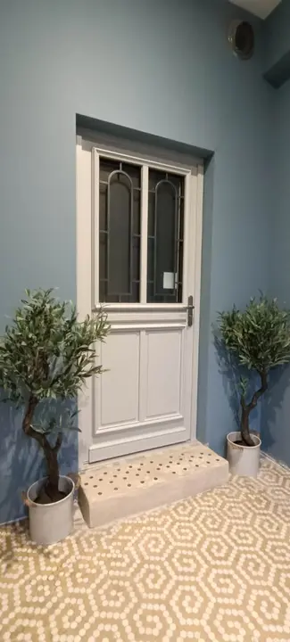 Entrée du logement — Le Tailleur, hébergement Bed in Shop à Romans-sur-Isère